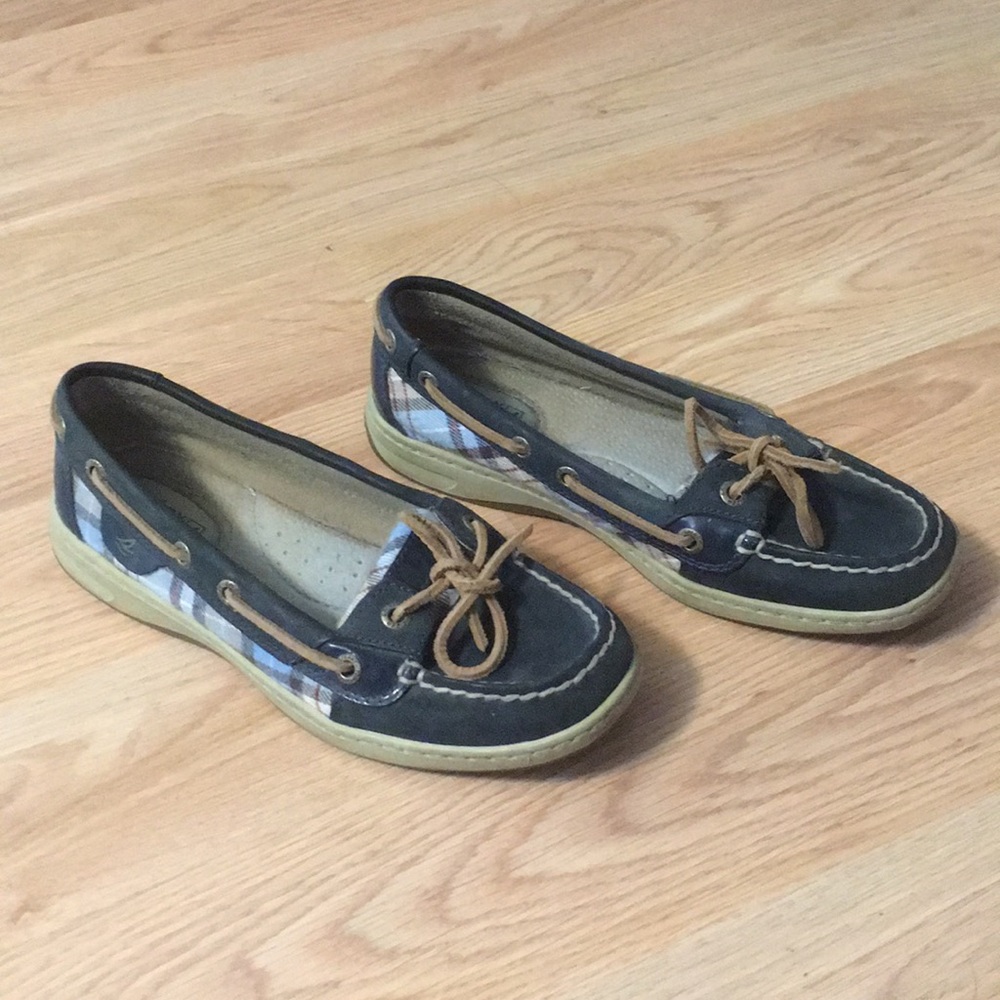 Sperry flats. Navy blue plaid